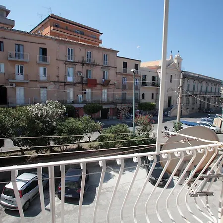 Corallone A Picco Sul Mare * トロペーア